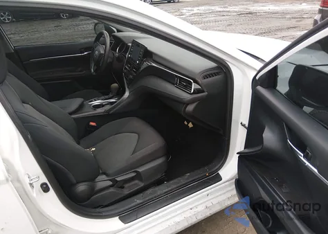 2022 Toyota Camry Le Hybrid из США, поврежденный, VIN 4T1C31AK5NU589732